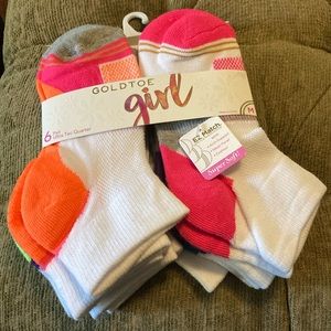 New in package Gold Toe girl pack of 6 ultra-tec quarter socks.